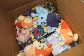 1 Parcel Box – 16 Pcs – Action Figures – OPEN BOX UNTESTED RETURNS – Walmart