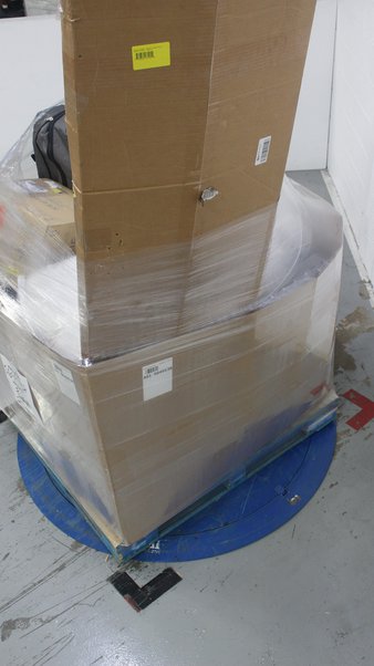 Pallet – 26 Pcs – Accessories, Luggage, Comforters & Duvets, Unsorted – Damaged / Missing Parts – DELSEY Paris, Insten, Coleman, PetSafe