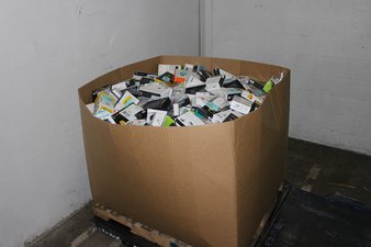 Pallet – 581 Pcs – Cell Phone Accessories – Damaged / Missing Parts – Plantronics, Merkury Innovations, iOttie, Pelican