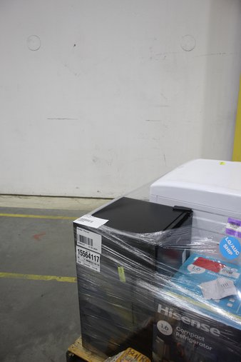 3 Pallets – 15 Pcs – Bar Refrigerators & Water Coolers, Freezers – Untested Customer Returns – Walmart