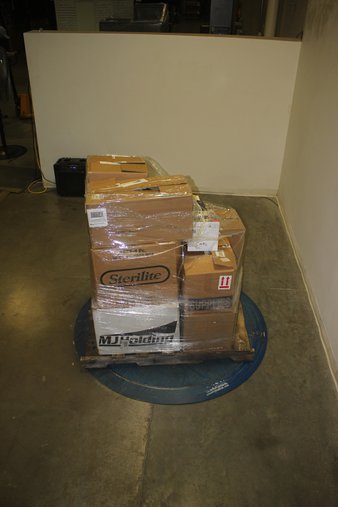 CYBER MONDAY CLEARANCE! Pallet – 235 Pcs – Portable Speakers – Customer Returns – Onn, onn., Monster
