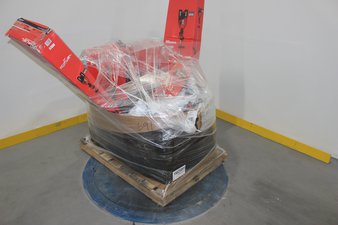 1 Pallet – 287 Pcs – Milwaukee Batteries (plus a few Tools) – Manifested Conditions Customer Returns – Milwaukee – Major Retailer