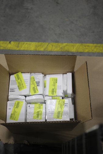 Box – 34 Pcs – Other – Untested Customer Returns – Apple