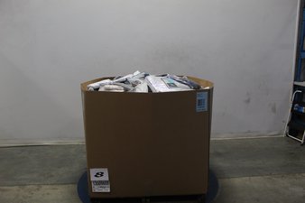 1 Pallet – 268 Pcs – Curtains & Window Coverings – Mixed Conditions – Private Label Home Goods, Sun Zero, Eclipse, Exclusive Fabrics & Furnishing