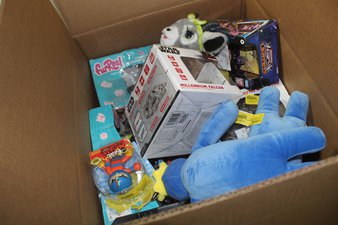 1 Parcel Box – 18 Pcs – Action Figures, Stuffed Animals – OPEN BOX UNTESTED RETURNS – Walmart