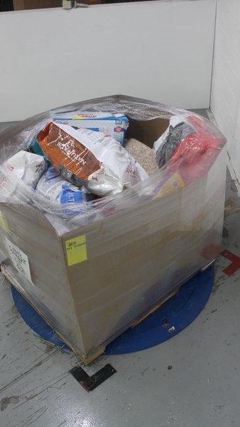 Pallet – 62 Pcs – Pet Toys & Pet Supplies – Customer Returns – Purina, Nestle, Wellness, Meow Mix