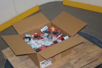 Box – 128 Pcs – Tool Accessories – Untested Customer Returns – Milwaukee, Milwaukee Elec Tool, Milwaukee Electric Tool, Builders World Wholesale Distribution