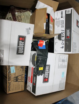 Pallet – 38 Pcs – Grills & Outdoor Cooking – Brand New – Retail Ready – Char-Broil, Jumbo Joe Charcoal Grill, Bradley Smokers