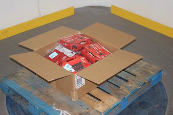Box – 171 Pcs – Tool Accessories, Batteries – Untested Customer Returns – Milwaukee, Milwaukee Accessory, Milwaukee Elec Tool, Milwaukee Tool