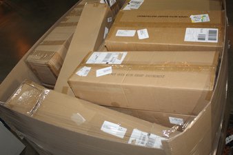 3 Pallets – 420 Pcs – Decorations & Favors, Curtains & Window Coverings, Costumes, Decor – Like New or New Customer Returns – JC Penney