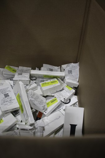 Box – 96 Pcs – Other, Apple iPad – Untested Customer Returns – Apple, Belkin