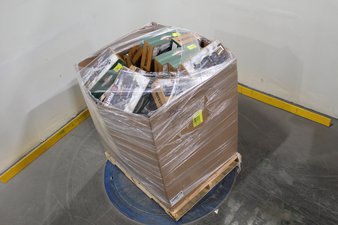 3 Pallets – 271 Pcs – New Action Figures, Vehicles, Trains & RC, Dolls, Stuffed Animals – New and New Damaged Box – Walmart