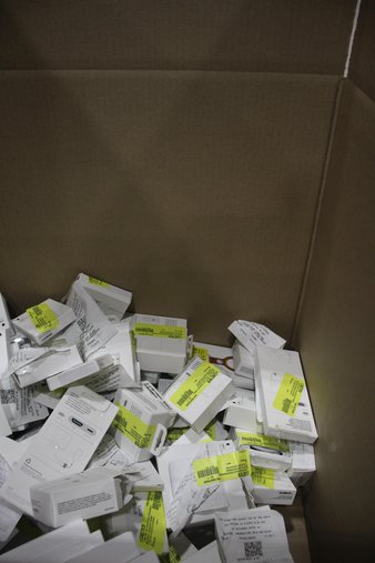 Weekend Deal! 3 Boxes – 233 Pcs – Other, In Ear Headphones, Apple Watch – Untested Customer Returns – Apple, Zagg, OtterBox, Samsung