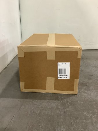 1 Parcel Box – 35 Pcs – T-Shirts, Polos, Sweaters, Jackets & Outerwear – Untested Customer Returns – The North Face, Under Armour, huk – Outdoor Retailer