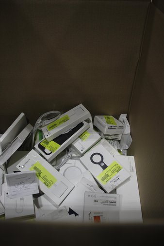 Box – 83 Pcs – Other, Apple iPad – Untested Customer Returns – Apple, Belkin