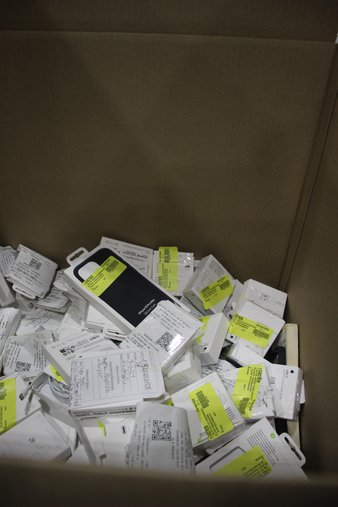 Weekend Deal! 3 Boxes – 273 Pcs – Other, Apple Watch – Untested Customer Returns – Apple, Zagg, OtterBox