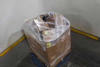 3 Pallets – 85 Pcs – New Vacuums, Bedroom, Food Processors, Blenders, Mixers & Ice Cream Makers, Deep Fryers – New and New Damaged Box – Walmart