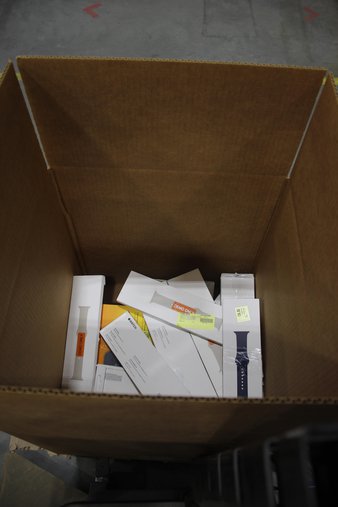 Box – 20 Pcs – Apple Watch – Untested Customer Returns – Apple, Samsung, Zagg