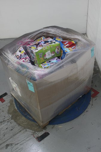 Pallet – 61 Pcs – Action Figures, Accessories, Stuffed Animals, Water Guns & Foam Blasters – Customer Returns – Best Brands, Peg Perego, Adventure Force, Little Live Pets