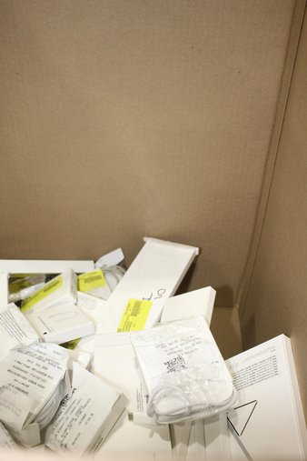 Box – 86 Pcs – Other, Apple iPad – Untested Customer Returns – Apple, Zagg