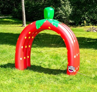 Pallet – 54 Pcs – Pools & Water Fun – Sam’s Club Brand New – Overstock – BigMouth – 840092703973 – BigMouth 22-BYS-4316-SC Inflatable 6ft Tunnel Yard Sprinkler, Red