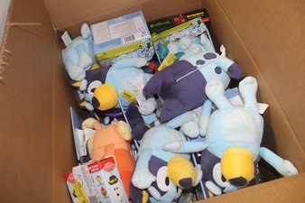 1 Parcel Box – 22 Pcs – Stuffed Animals, Action Figures – OPEN BOX UNTESTED RETURNS – Walmart