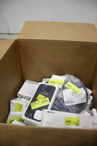 2 Boxes – 112 Pcs – Other, Apple iPad – Untested Customer Returns – Apple