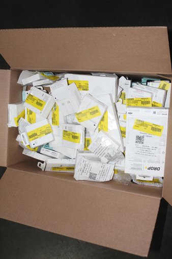 1 Parcel Box – 85 Pcs – Other, Cases, Apple Watch – Untested Customer Returns – Major Retailer