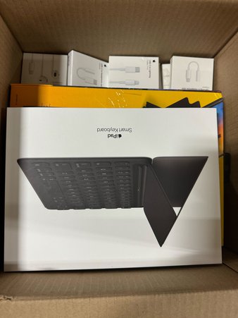 Box – 43 Pcs – Other, In Ear Headphones – Untested Customer Returns – Apple, Zagg