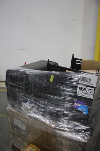 3 Pallets – 43 Pcs – Camping & Hiking, Patio – Untested Customer Returns – Walmart