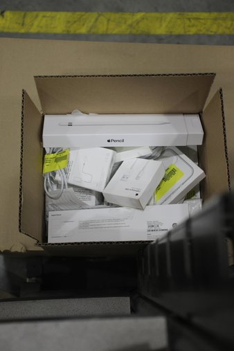 Box – 22 Pcs – Other, Apple iPad – Untested Customer Returns – Apple, OtterBox