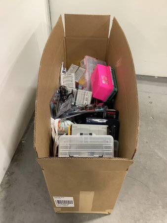 Box – 91 Pcs – Fishing & Wildlife – Untested Customer Returns – Z-Man, Berkley, Daiwa, LEAD MASTERS
