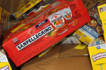 Pallet – 180 Pcs – Pantry, Gourmet Grocery – Customer Returns – General Mills, Keurig, Kisses, Kellogg’s