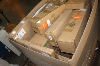 6 Pallets – 386 Pcs – Kitchen & Dining, Decor, Pillows, Decorations & Favors – Like New or New Customer Returns – JC Penney