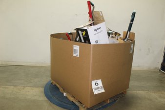 1 Pallet – 21 Pcs – Vacuums – Damaged / Missing Parts / Tested NOT WORKING – Shark, Dyson, Bobsweep