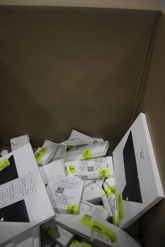 Weekend Deal! 3 Boxes – 220 Pcs – Other, Apple iPad – Untested Customer Returns – Apple, Zagg
