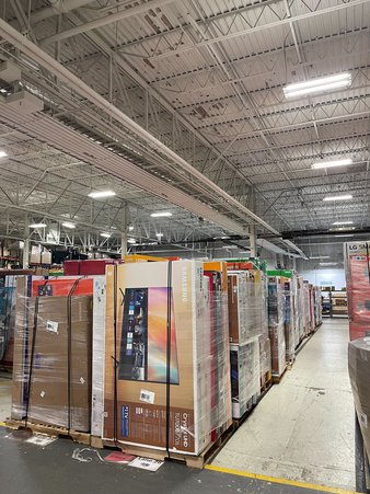 Truckload – 24 Pallets – 322 Pcs – Plug and Play – LED/LCD TVs (24″ – 86″) – Customer Returns – VIZIO, Onn, TCL, Samsung