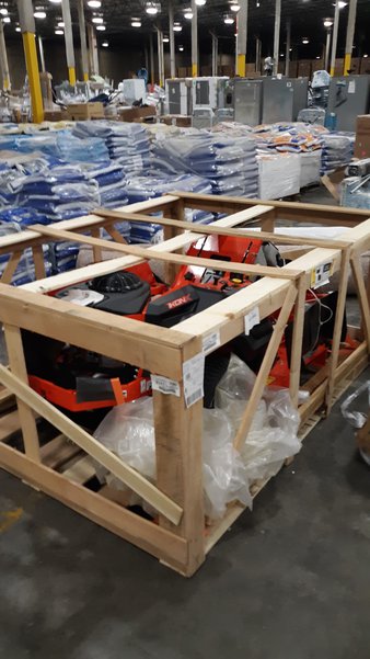 Pallet – 1 Pc – Ariens IKON-X 42″ Zero Turn Mower 22hp Kohler 7000 Series #915220 – Like New