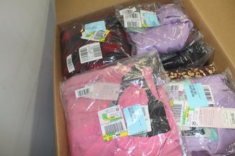 1 Parcel Box – 45 Pcs – Like New and New Apparel – Dresses & Skirts, Dress Shirts, Other, Jeans, Pants & Shorts – JC Penney