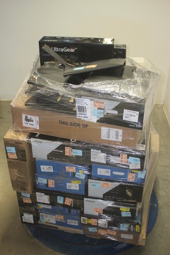 1 Pallet – 33 Pcs – Monitors – Damaged / Missing Parts / Tested NOT WORKING – Samsung, LG, ACER, onn.