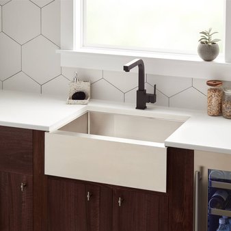 Pallet – 8 Pcs – Kitchen & Bath Fixtures, Unsorted, Hardware, Decor – Open Box Like New – Signature Hardware